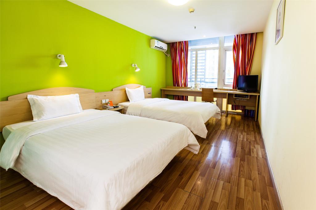 7Days Inn Zhuhai North Railway Station Jinding Exterior photo
